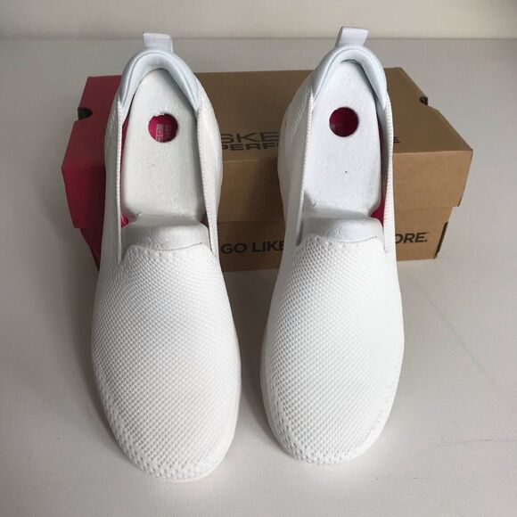 Skechers Daydream GoWalk Classic Solid Knit Slip - Picture 2 of 5
